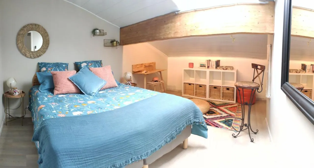 Holiday home Campagne Et Jacuzzi ... C'Est Cosy Le Bumble Bee ! Villa Panossas